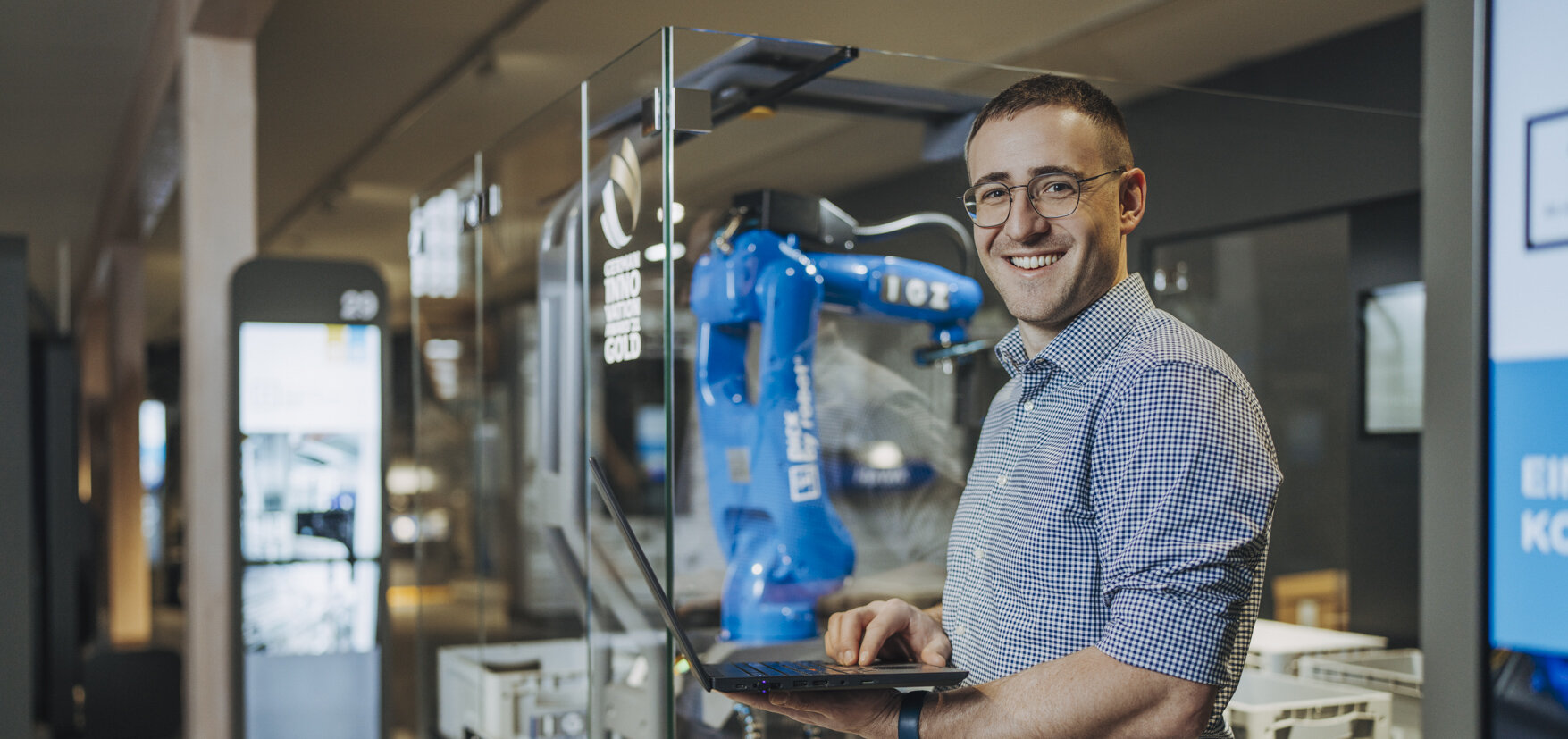 igz mitarbeiter vor igz roboter